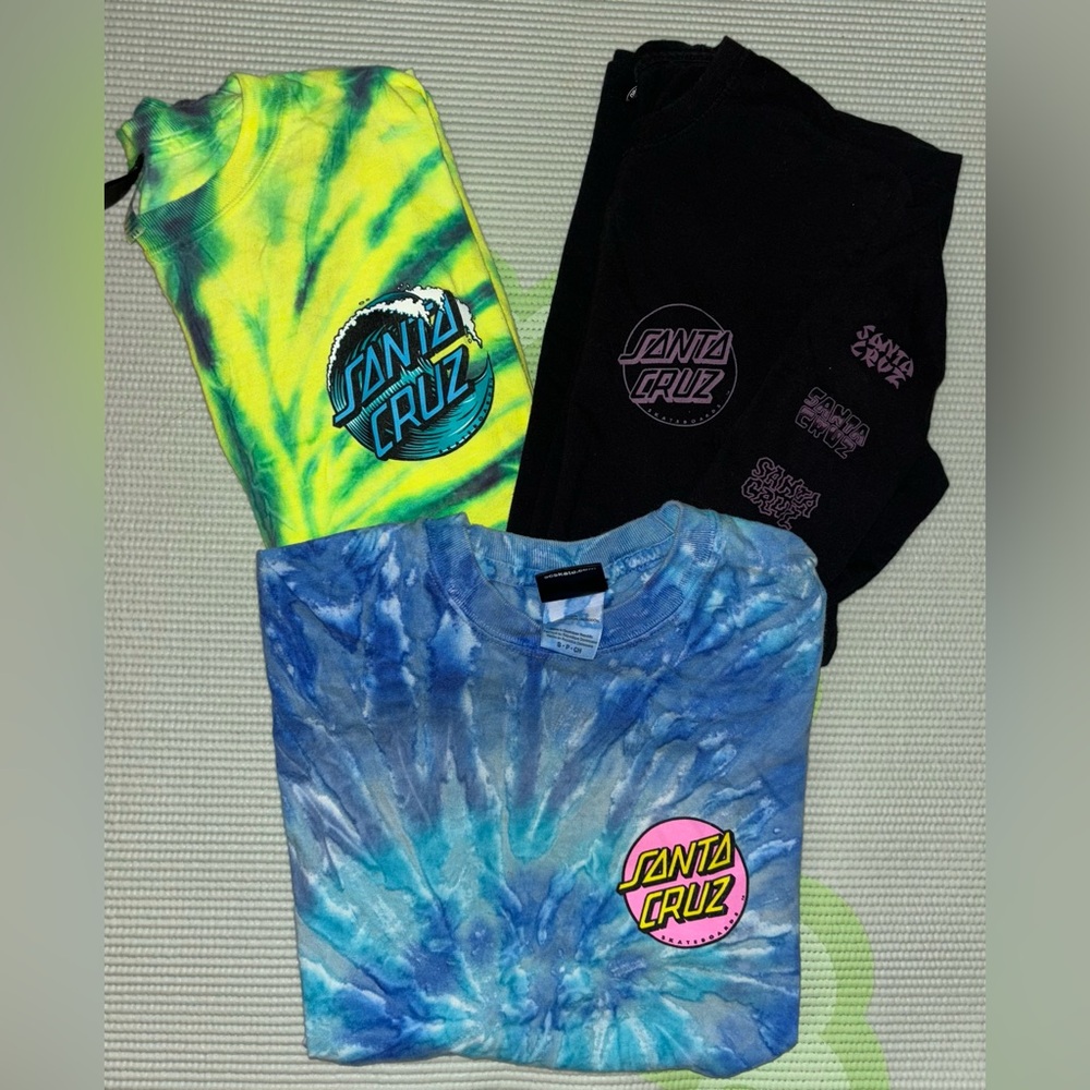 SANTA CRUZ BUNDLE- Set of 3 “SANTA CRUZ” skate brand. Long&short sleeve t-shirts